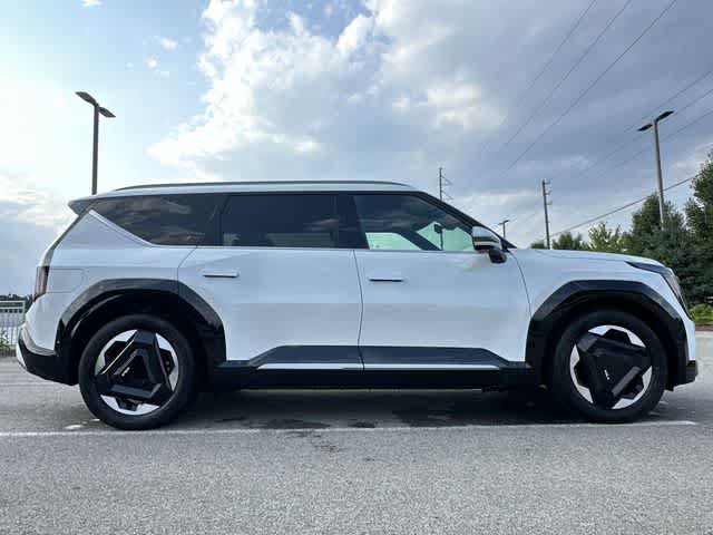 Used 2024 Kia EV9 Land AWD/4WD image 3