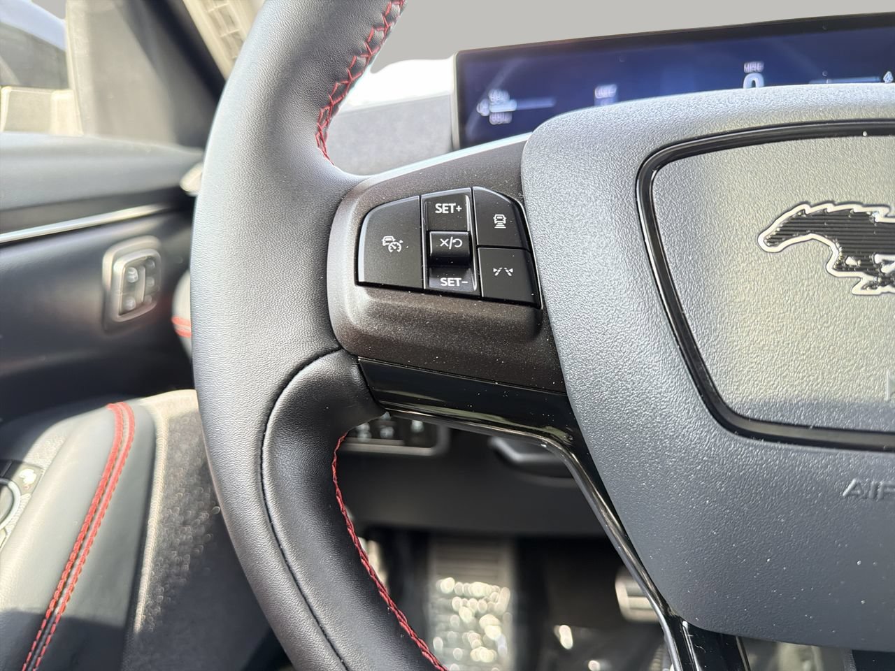 Used 2025 Ford Mustang Mach-E Premium w/ Sport Appearance Package AWD/4WD image 28