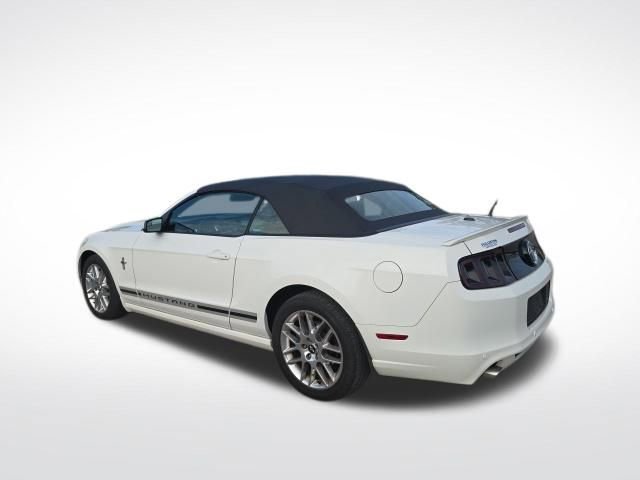 Used 2013 Ford Mustang Premium RWD image 5