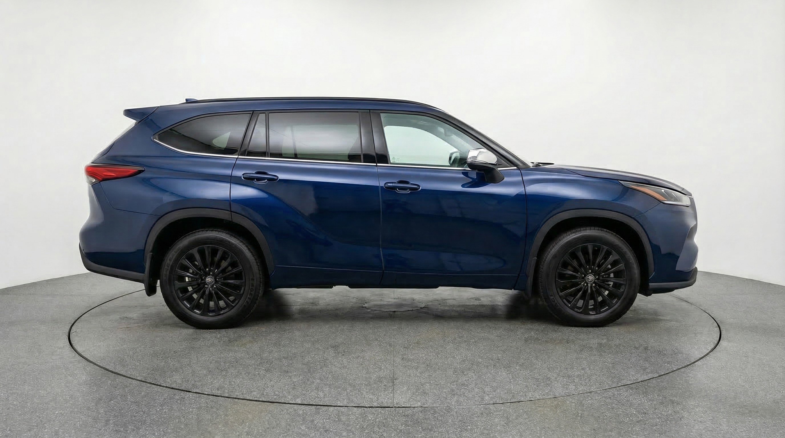 Used 2025 Toyota Highlander XSE image 11