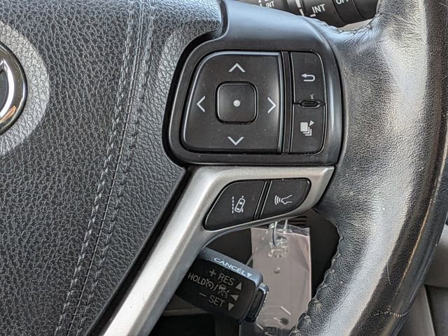 Used 2017 Toyota Highlander Plus image 25