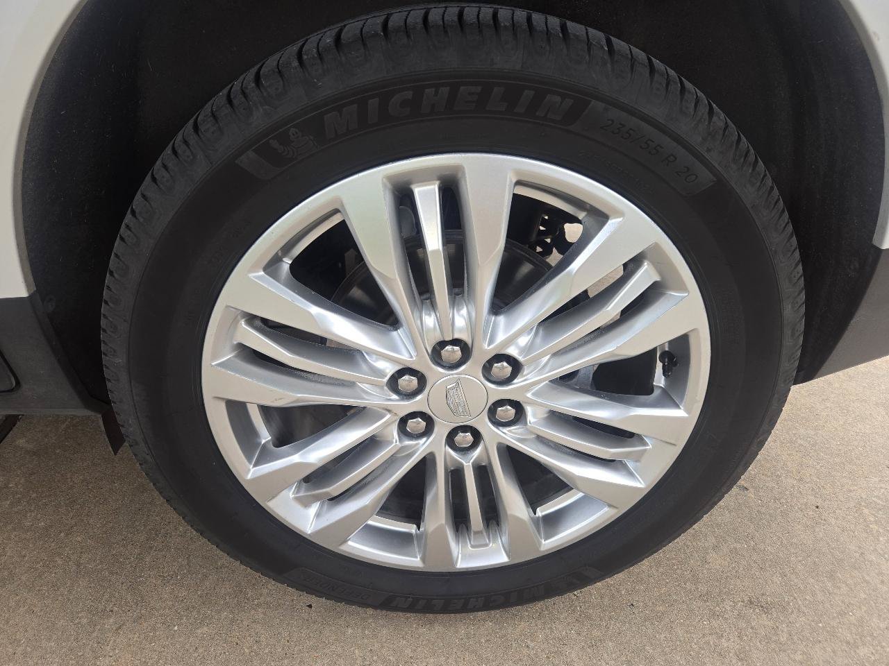 Used 2017 Cadillac XT5 Premium Luxury FWD image 25