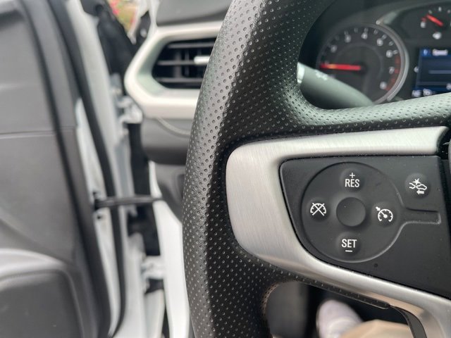 Used 2023 GMC Acadia SLE w/ Driver Convenience Package image 16