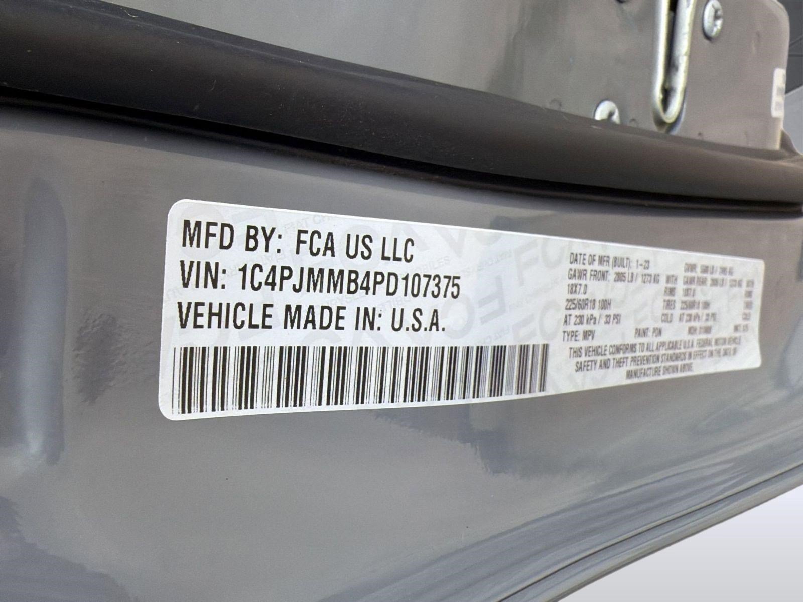 Used 2023 Jeep Cherokee Altitude Lux AWD/4WD image 18