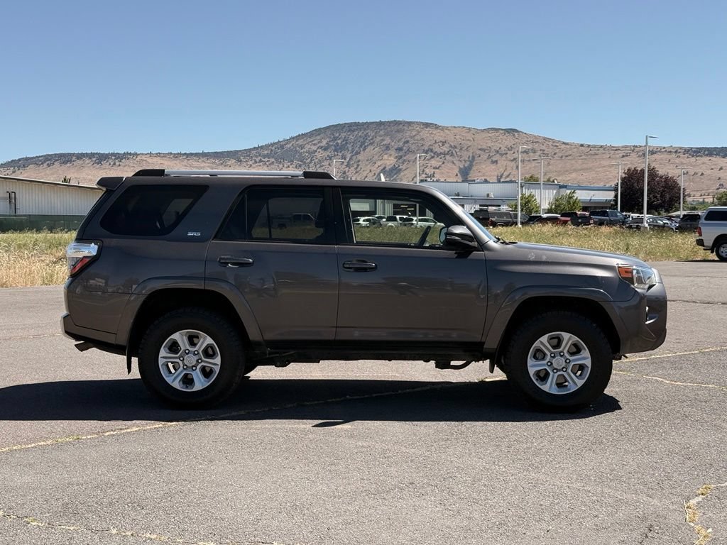 Used 2022 Toyota 4Runner SR5 Premium w/ Moonroof Package AWD/4WD image 7