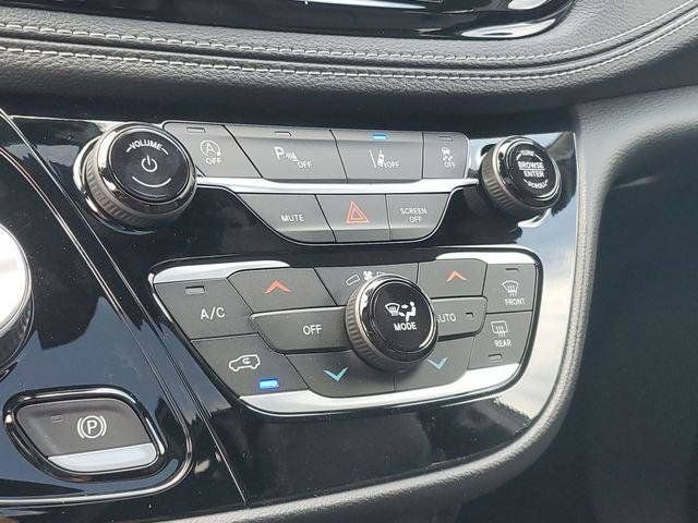 New 2027 Chrysler Pacifica Select AWD/4WD image 27