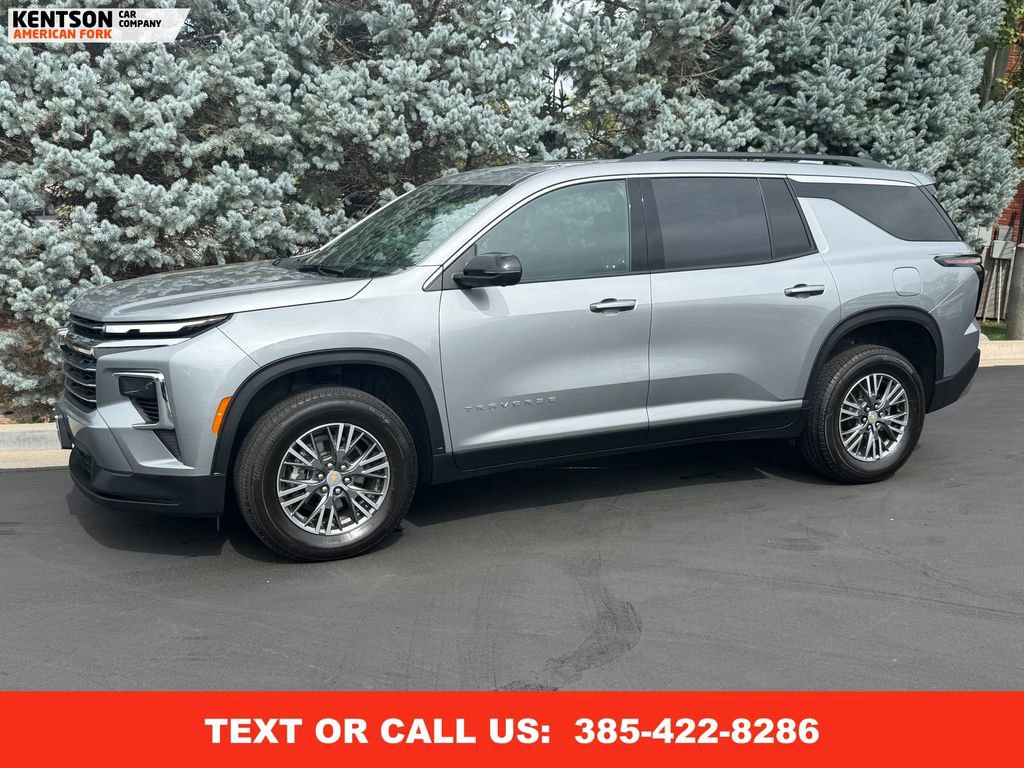 Used 2024 Chevrolet Traverse LT