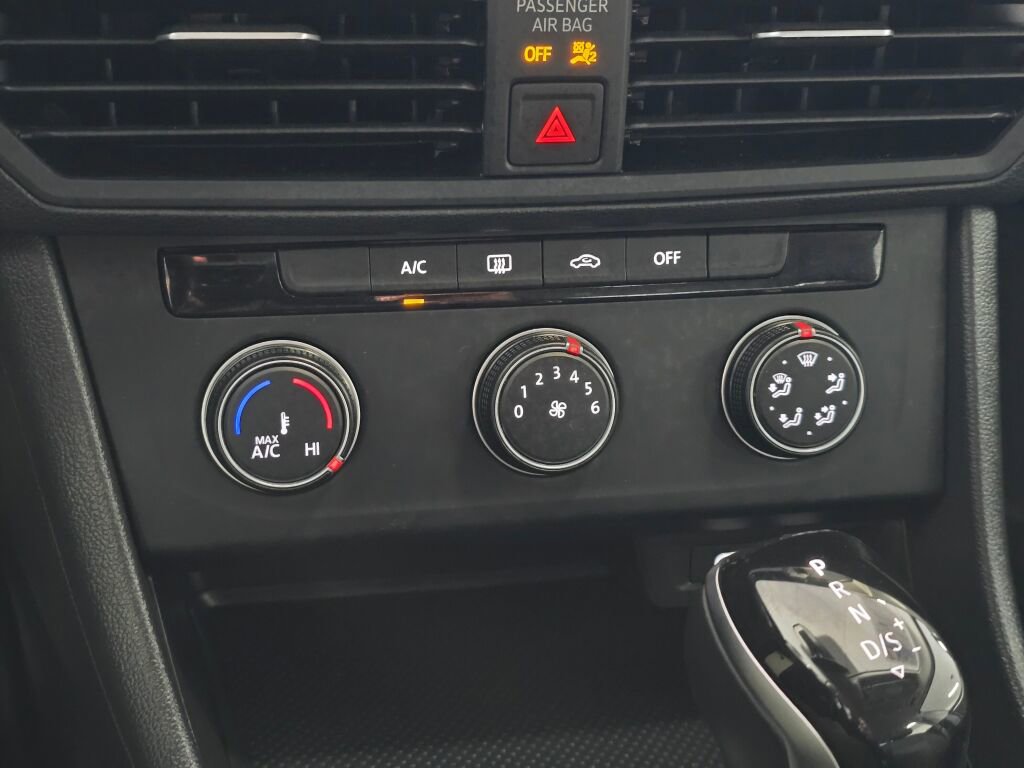 Used 2024 Volkswagen Jetta S image 30