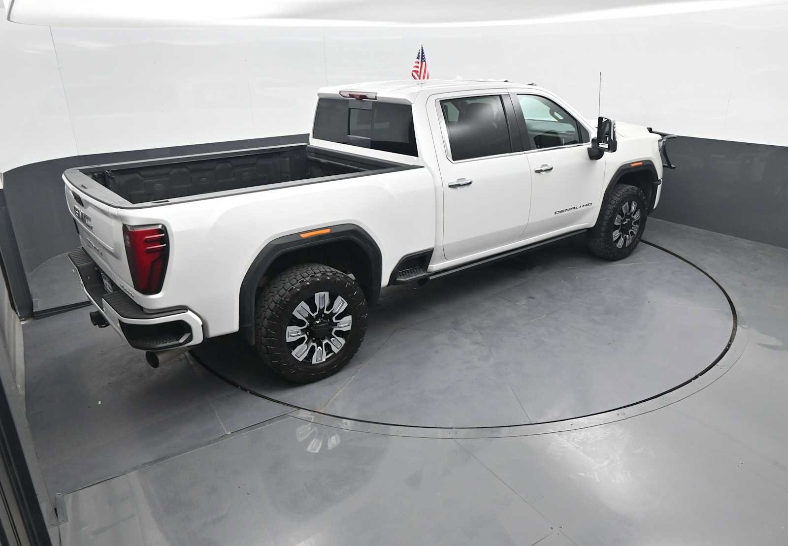 Used 2024 GMC Sierra 3500 Denali w/ Denali Reserve Package AWD/4WD image 35