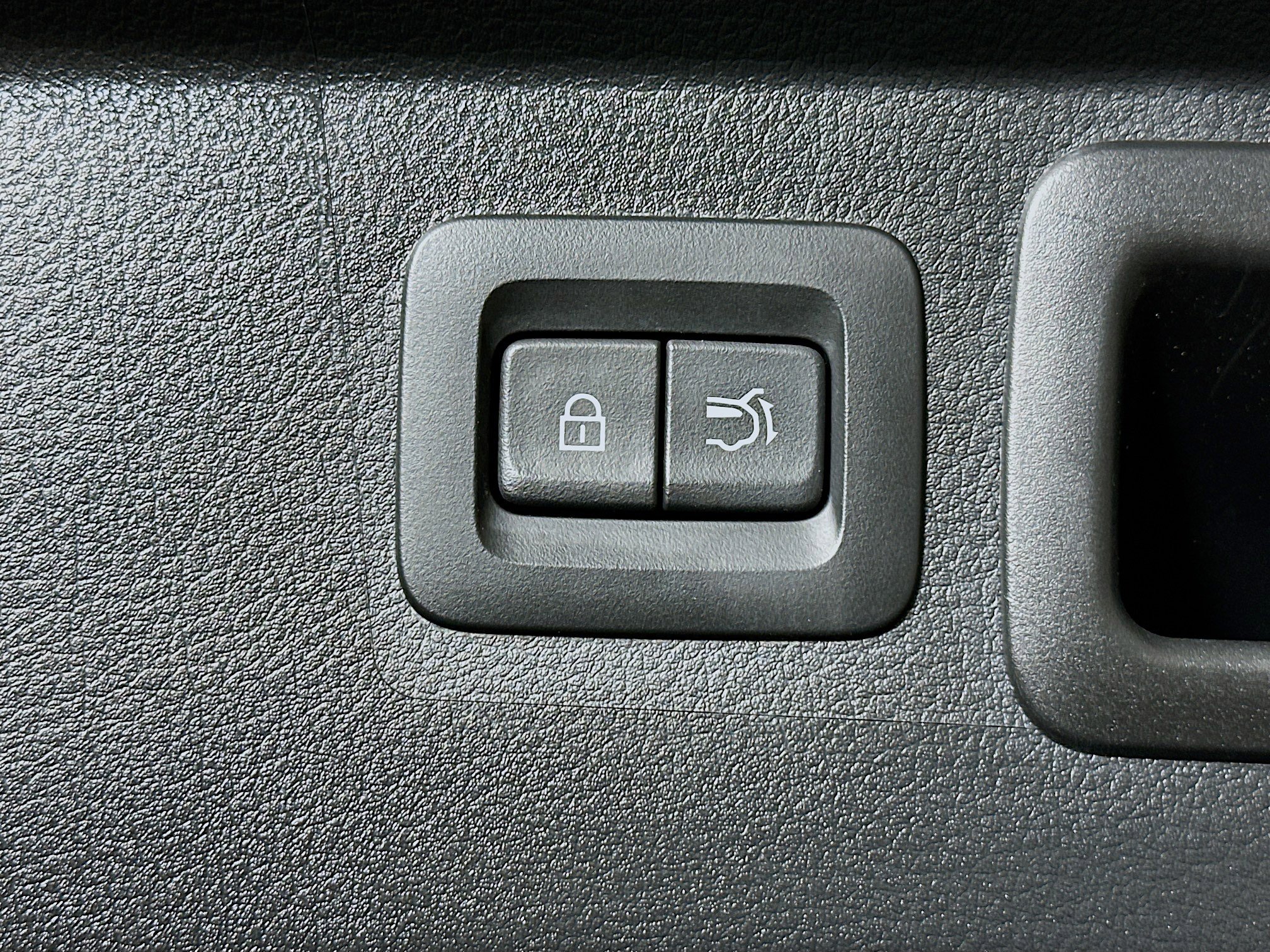 Used 2025 MAZDA CX-50 AWD 2.5 S w/ Premium Package image 29