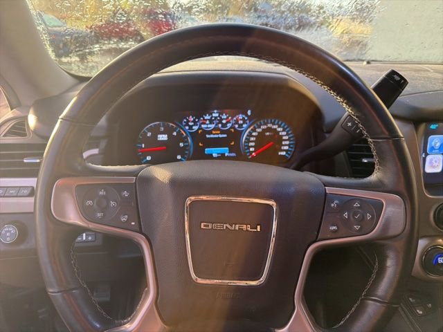 Used 2017 GMC Yukon Denali w/ Open Road Package AWD/4WD image 10