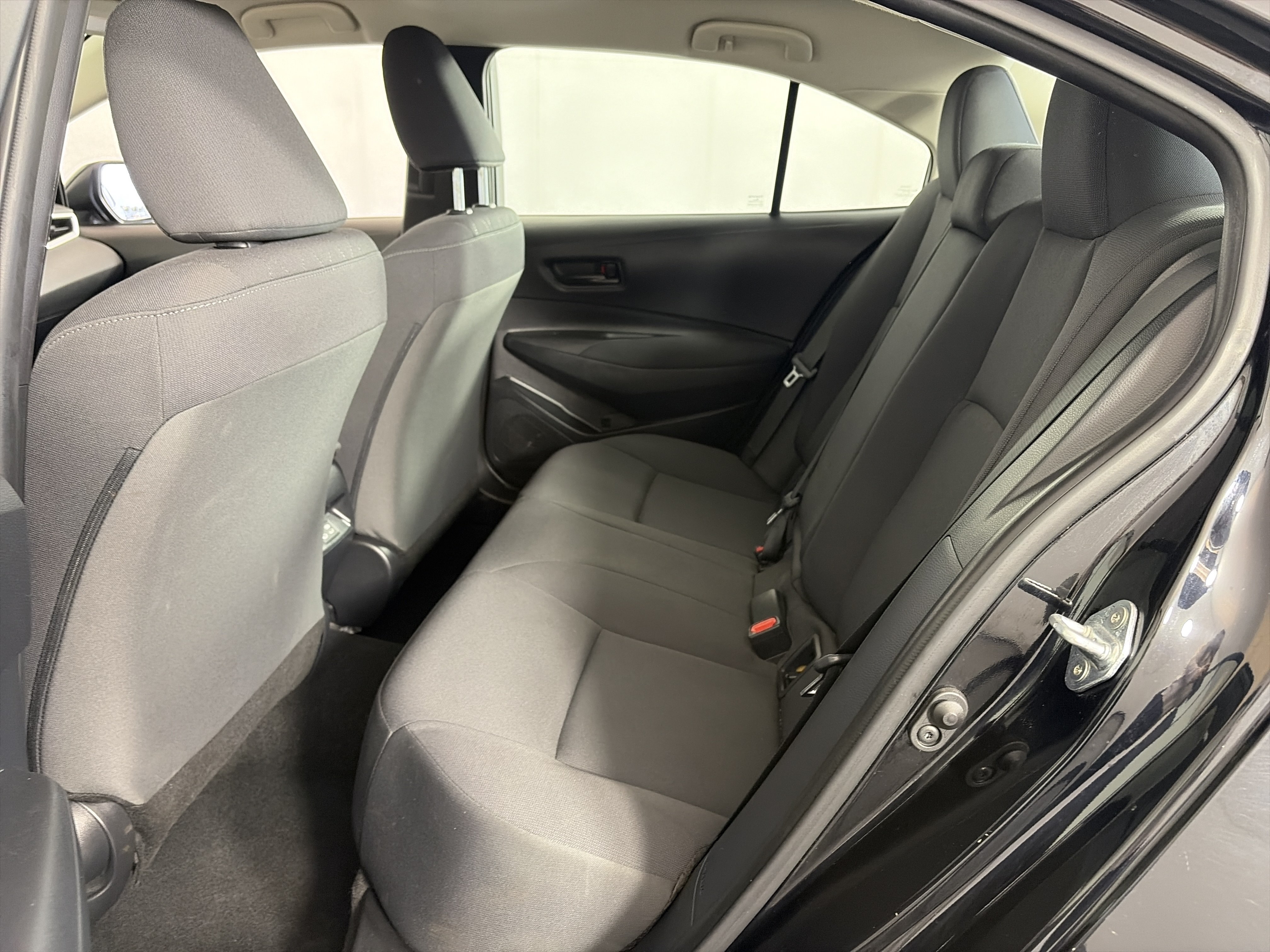 Used 2024 Toyota Corolla LE FWD image 7