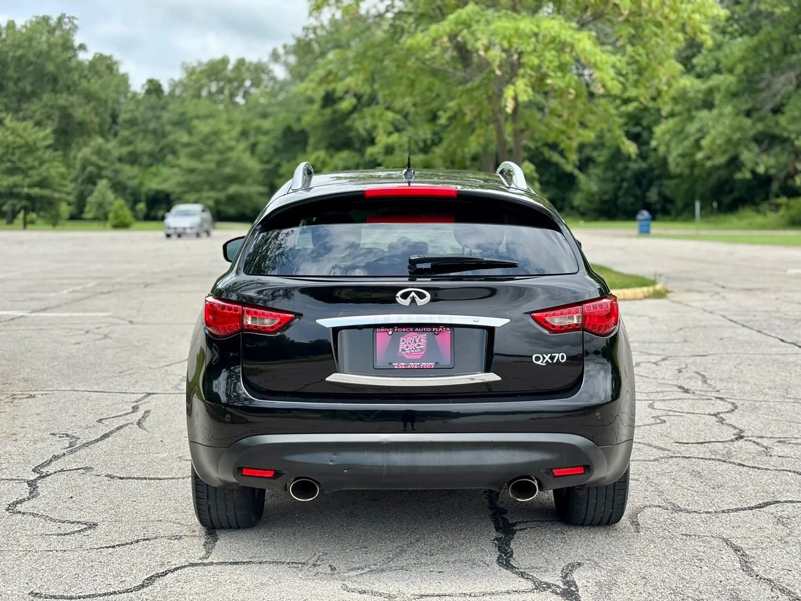 Used 2017 INFINITI QX70 AWD w/ Premium Package image 6