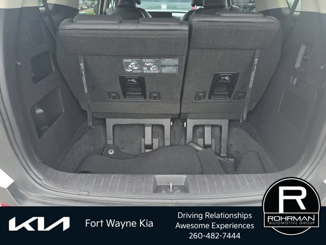 Certified 2025 Kia Carnival FWD image 8