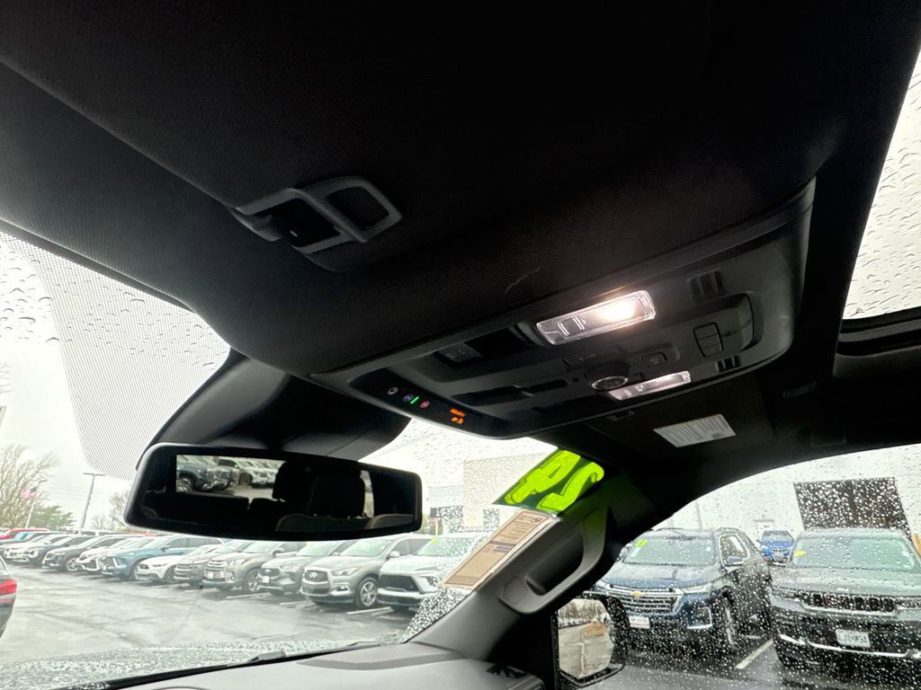 Used 2024 GMC Yukon AT4 w/ AT4 Premium Package image 28