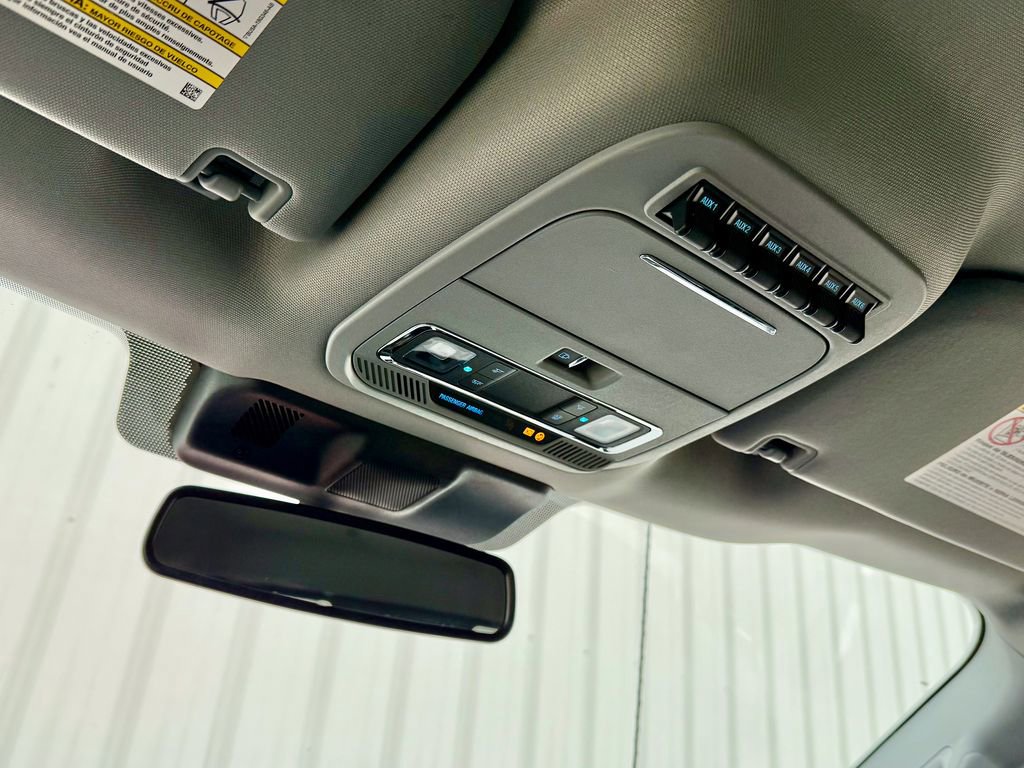 Certified 2024 Ford F350 Lariat w/ Chrome Package image 31