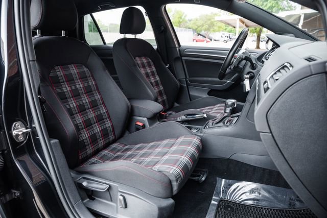 Used 2021 Volkswagen Golf S image 81