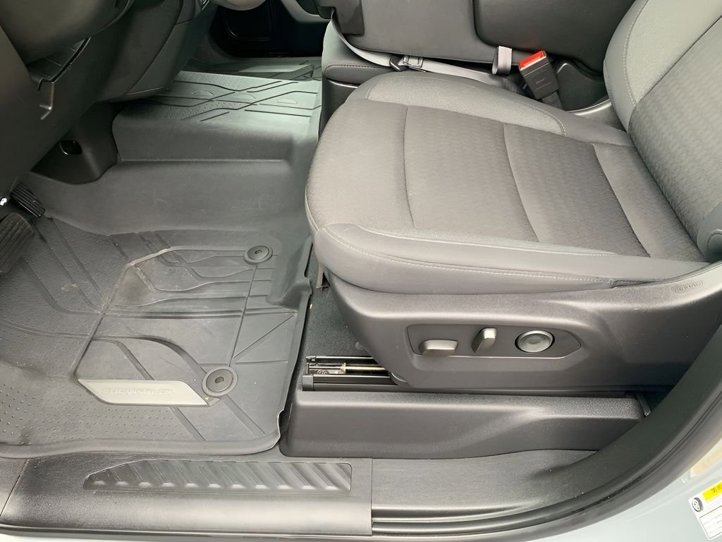 Used 2024 Chevrolet Silverado 1500 Custom w/ Turbomax Blackout Package image 9