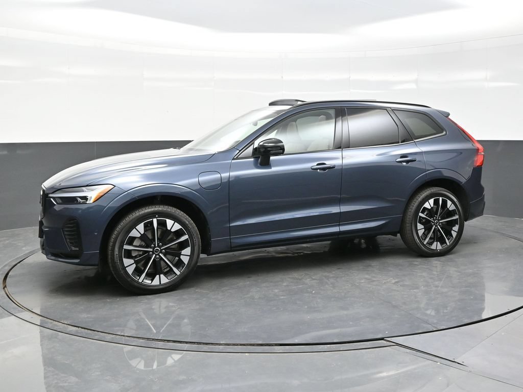 New 2026 Volvo XC60 T8 Plus w/ Climate Package AWD/4WD image 3