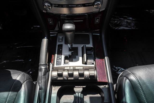 Used 2013 Lexus LX 570 4WD w/ Luxury Pkg image 19