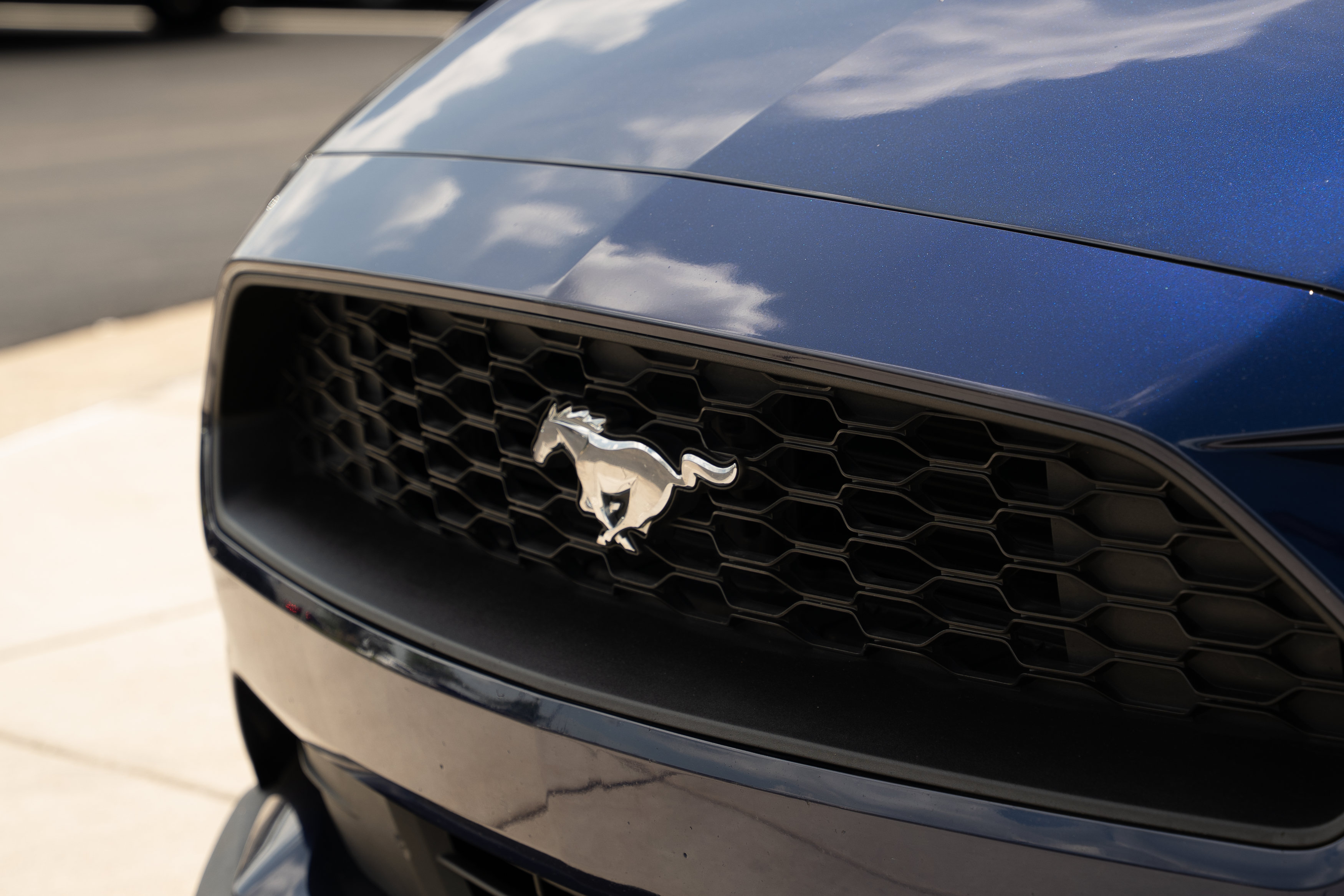 Used 2018 Ford Mustang Coupe w/ Equipment Group 101A RWD image 37