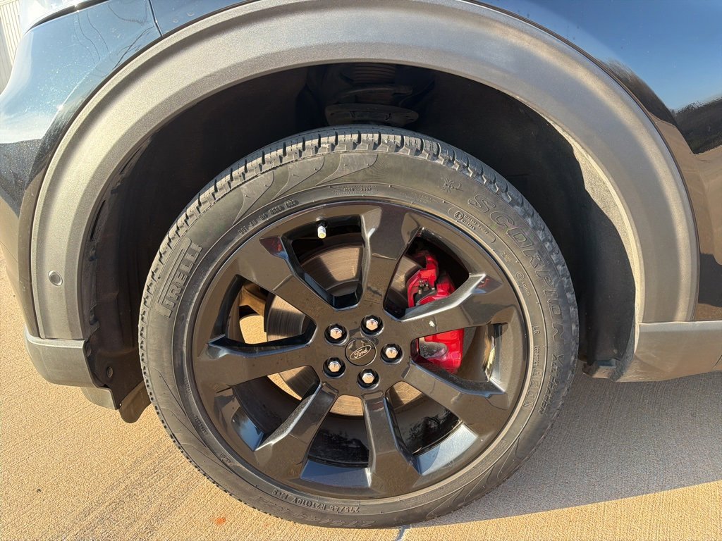 Used 2020 Ford Explorer ST w/ ST Street Pack image 5