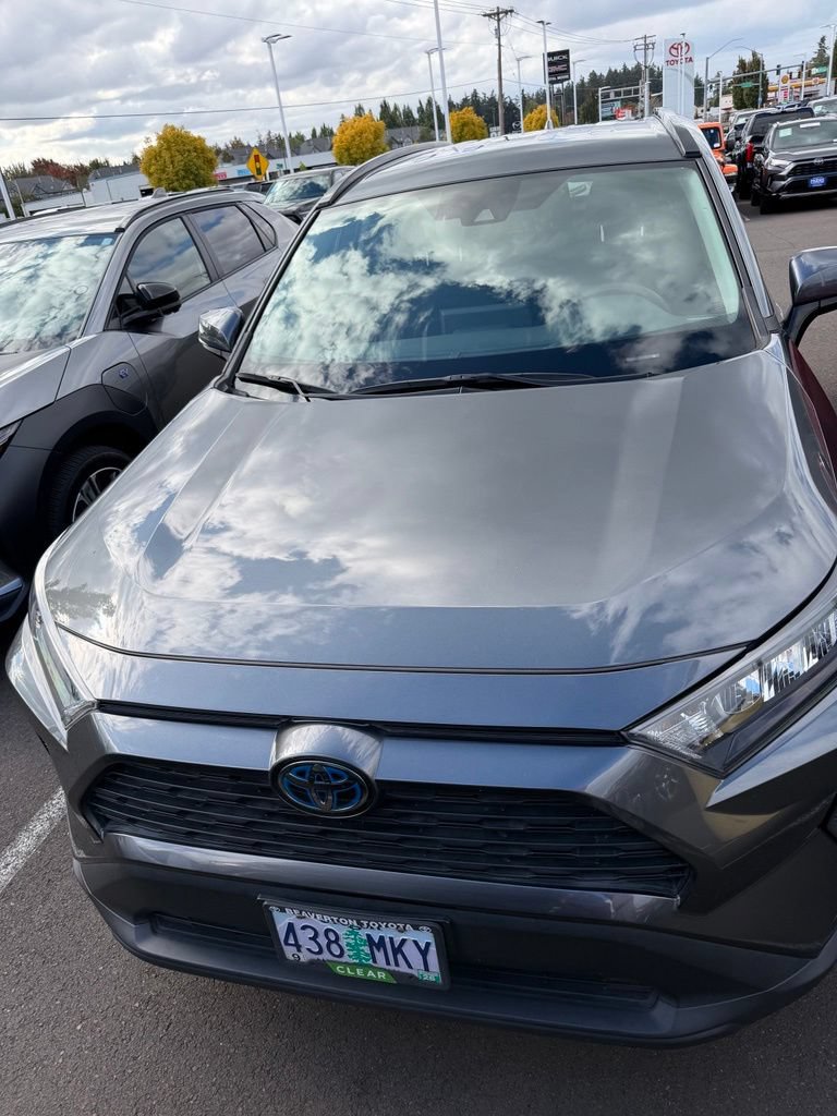 Used 2020 Toyota RAV4 LE w/ Carpet Mat Package AWD/4WD image 1