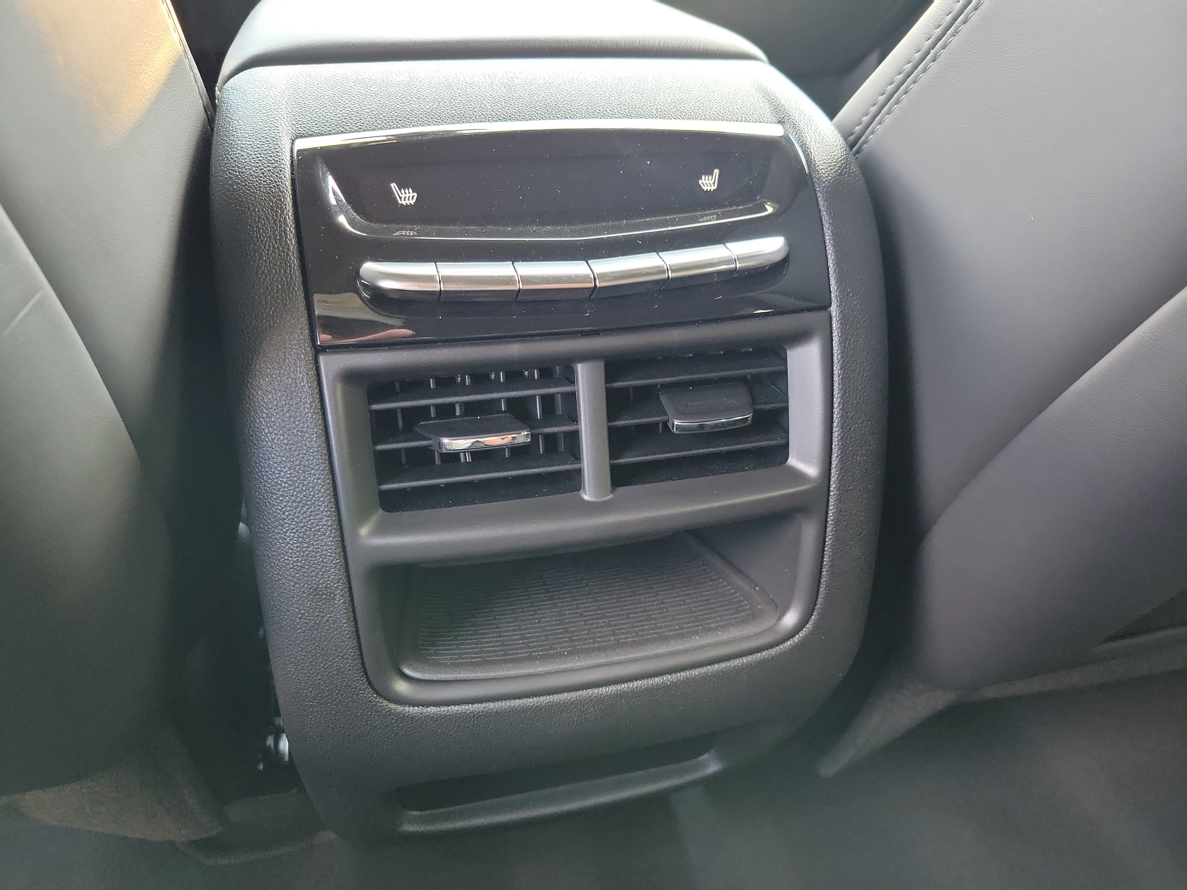Certified 2022 Cadillac XT5 Sportv w/ Platinum Package AWD/4WD image 15