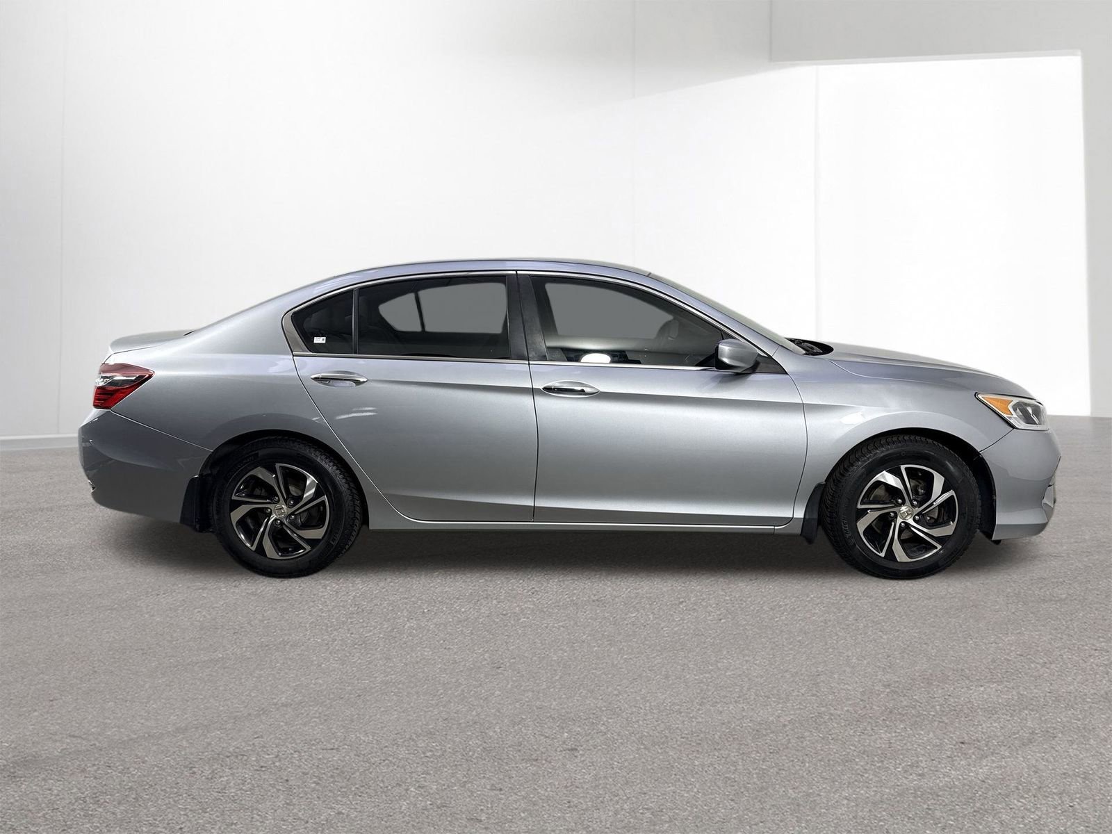 Used 2016 Honda Accord LX image 33