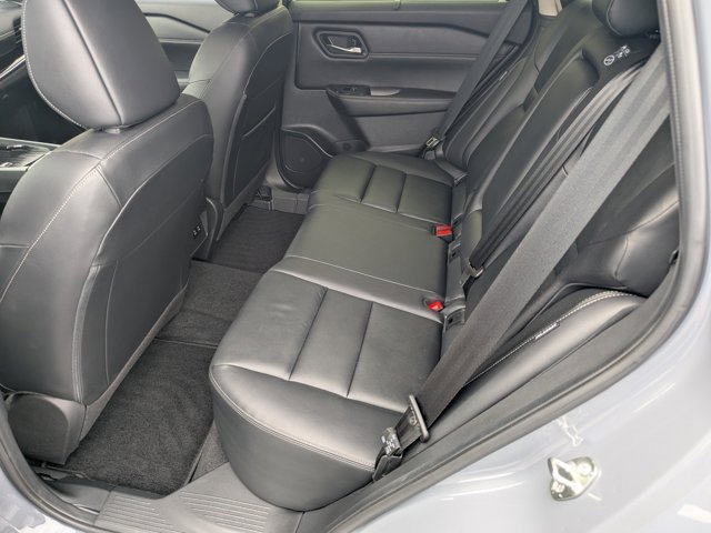 Used 2024 Nissan Rogue SL w/ SL Premium Package image 17