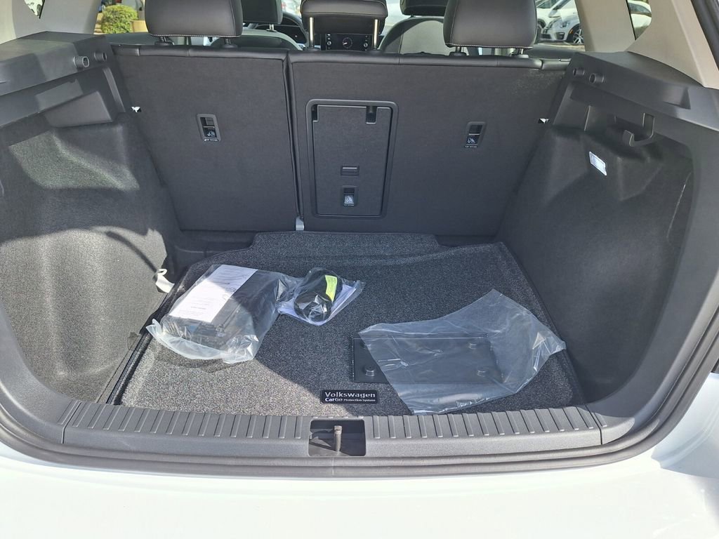 New 2025 Volkswagen Taos SE image 25