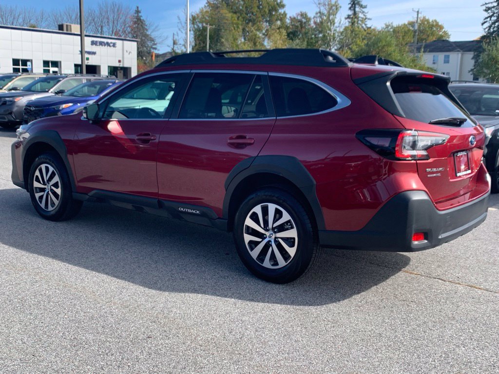 Used 2025 Subaru Outback Premium AWD/4WD image 3