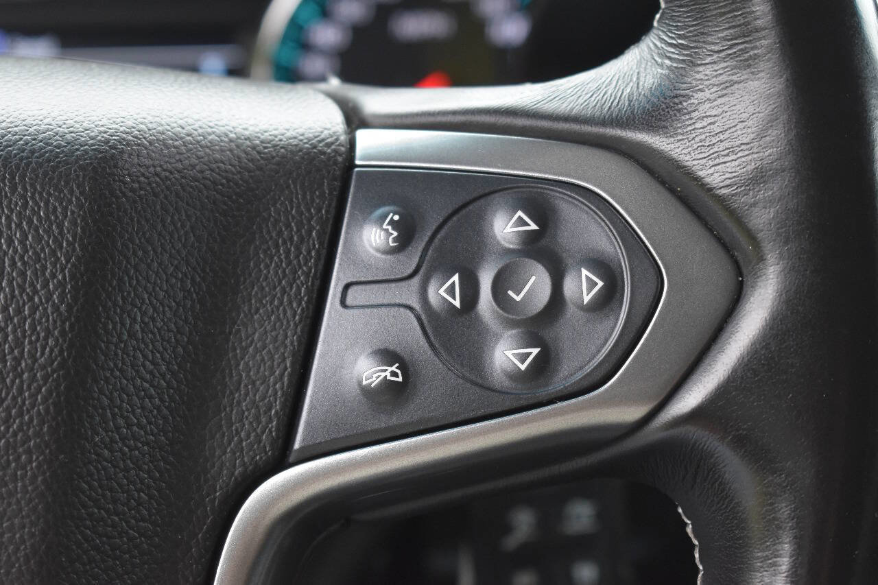 Used 2018 Chevrolet Suburban LT AWD/4WD image 26