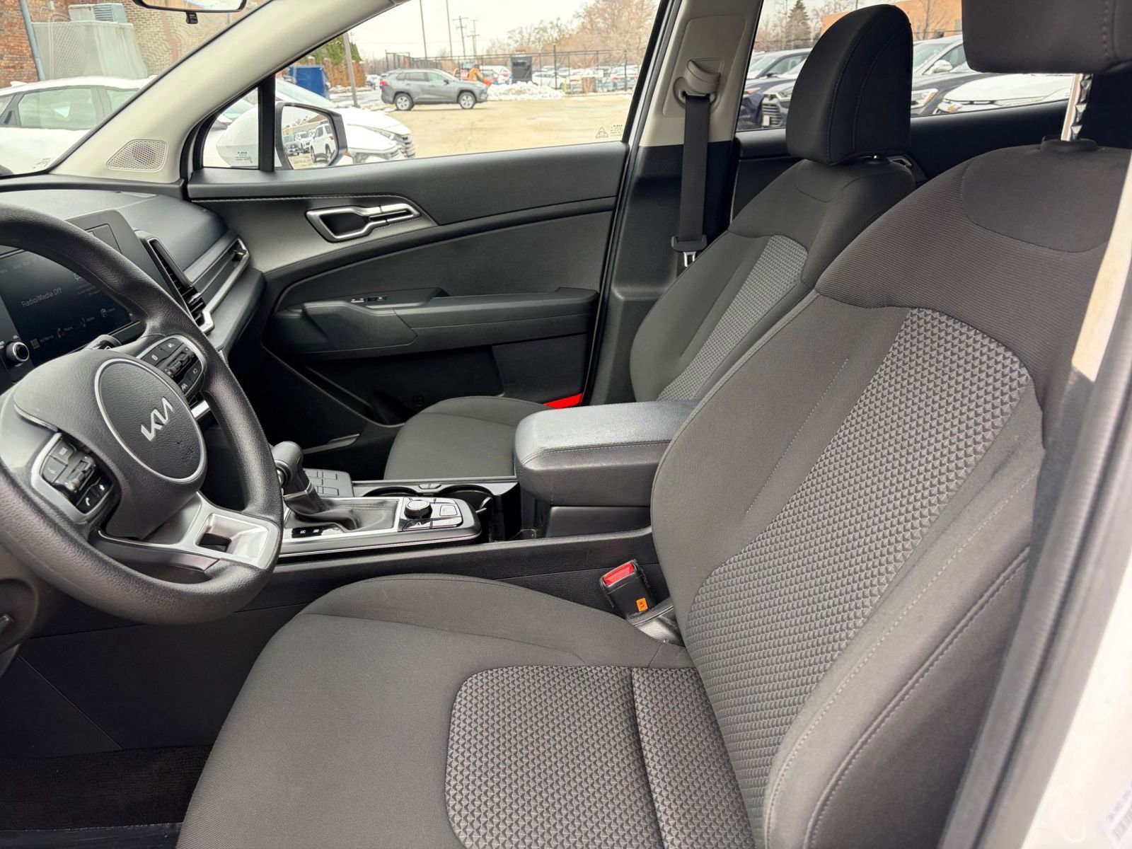 Used 2025 Kia Sportage LX image 24