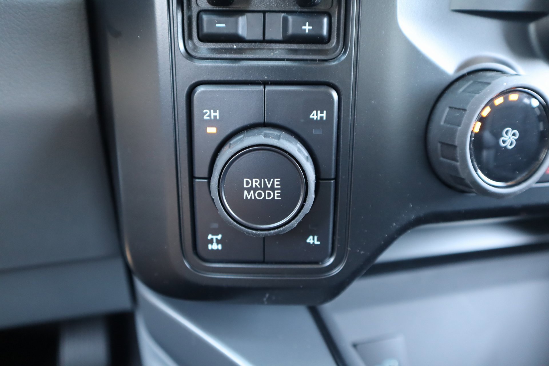 New 2026 Ford F350 XLT w/ XLT Premium Package image 10