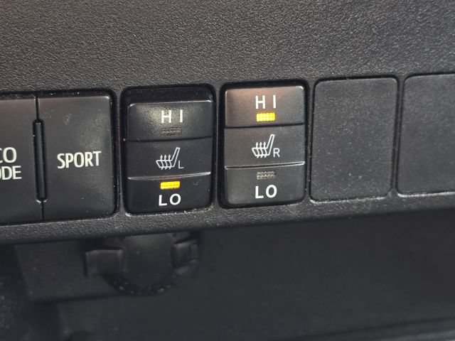 Used 2014 Toyota RAV4 Limited w/ Technology Package AWD/4WD image 29