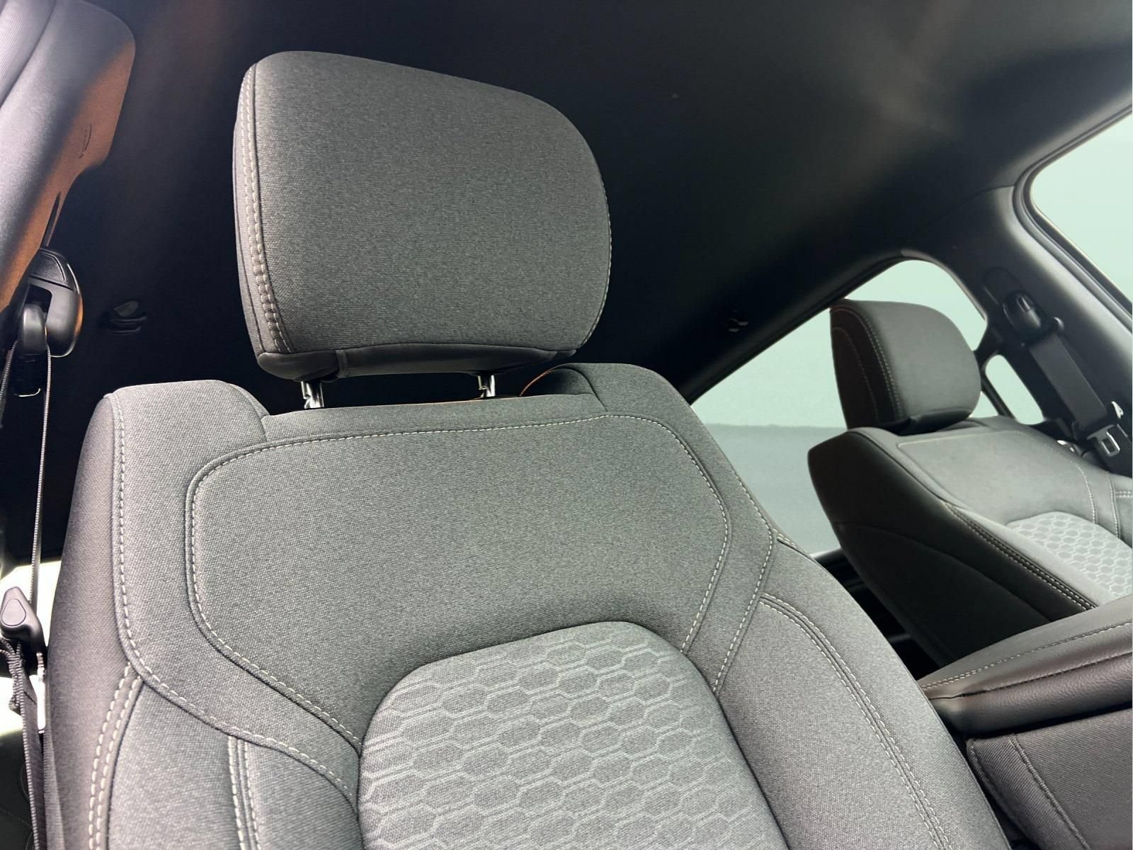 New 2026 RAM 1500 Express AWD/4WD image 16