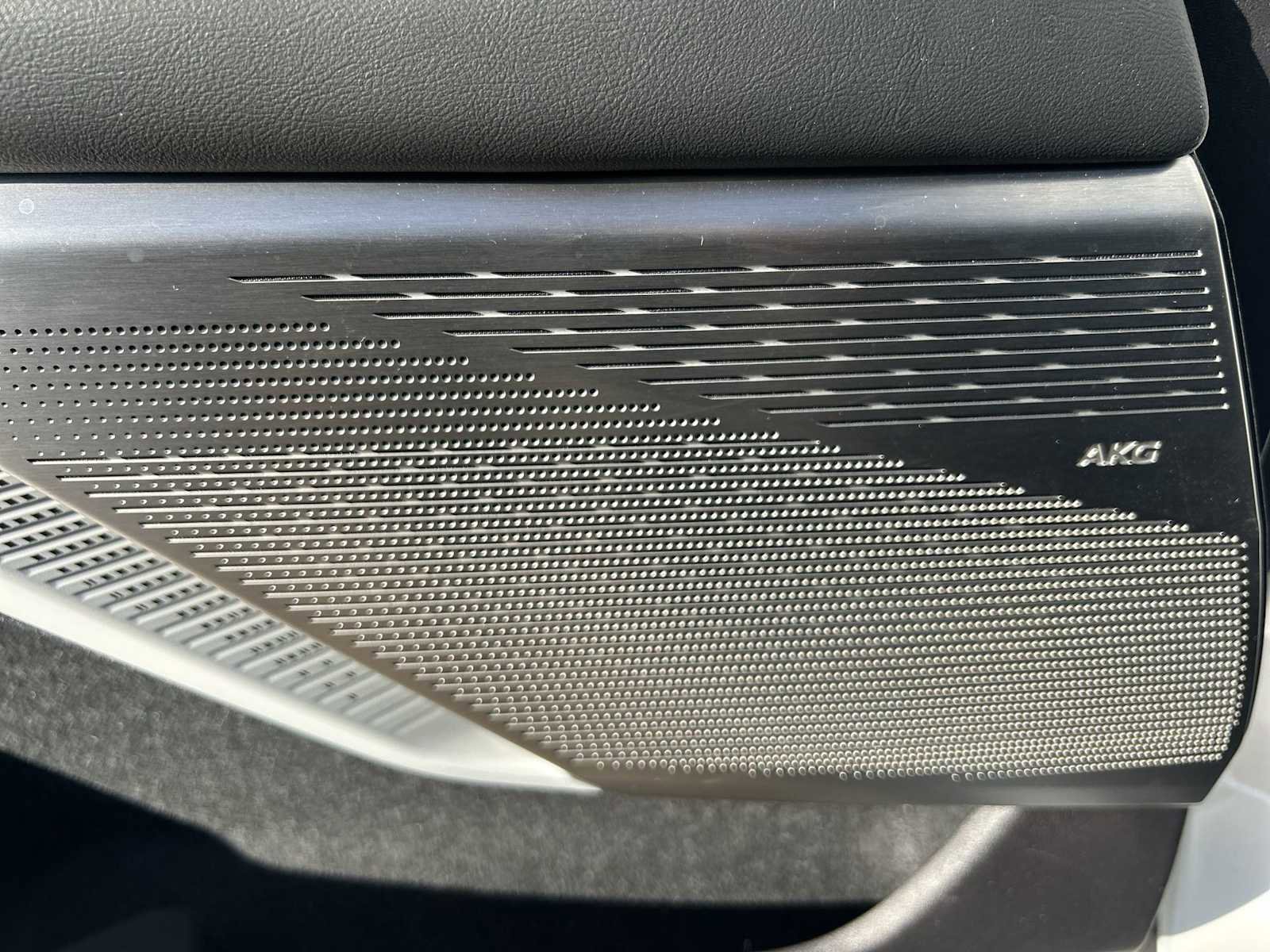 New 2025 Cadillac Optiq Luxury 1 image 23