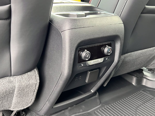 New 2027 Chevrolet Traverse RS w/ LPO, Floor Liner Package AWD/4WD image 37