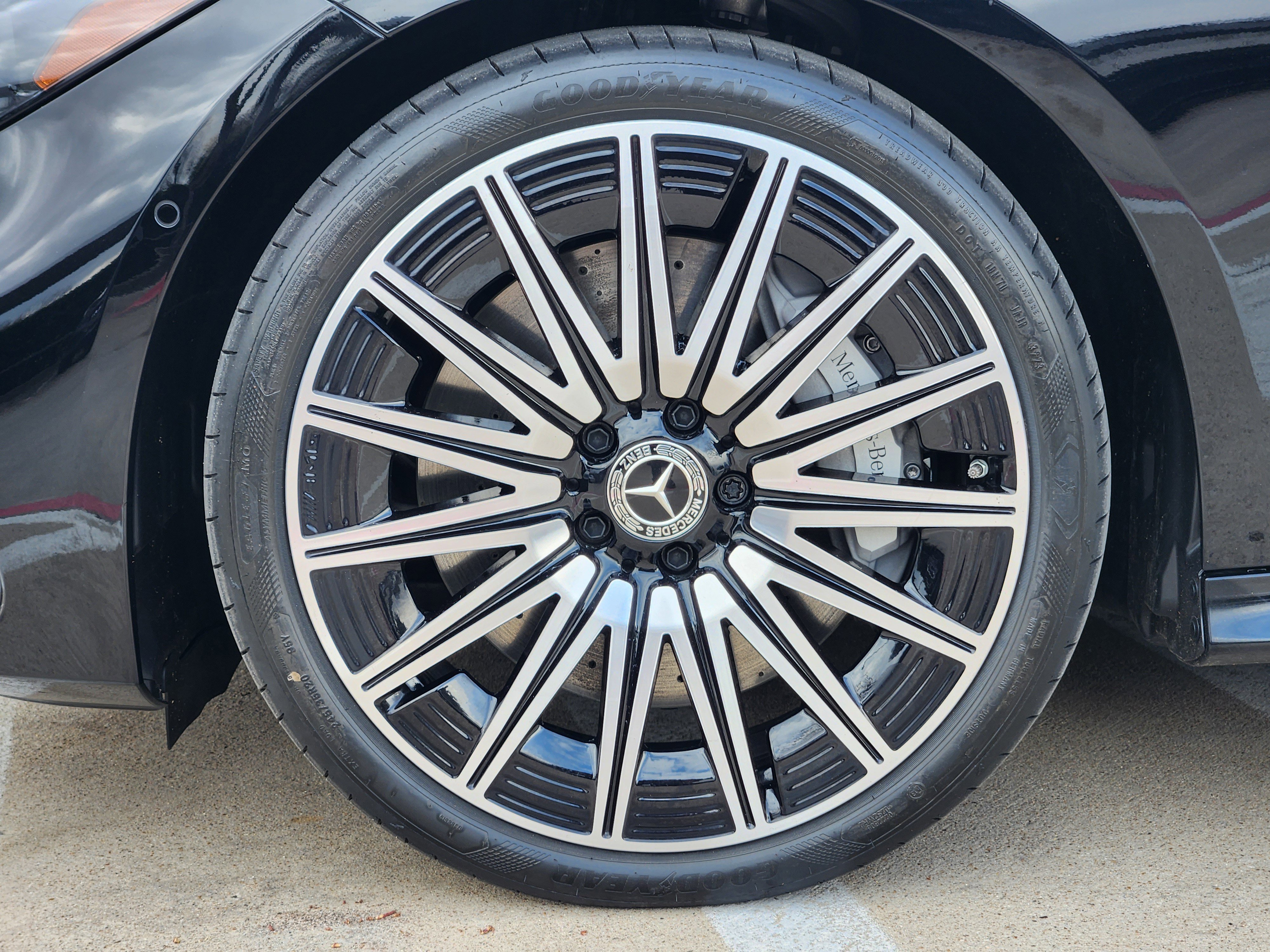 Used 2024 Mercedes-Benz CLE 450 4MATIC Cabriolet image 12