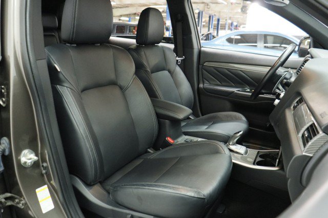 Used 2020 Mitsubishi Outlander SEL AWD/4WD image 23