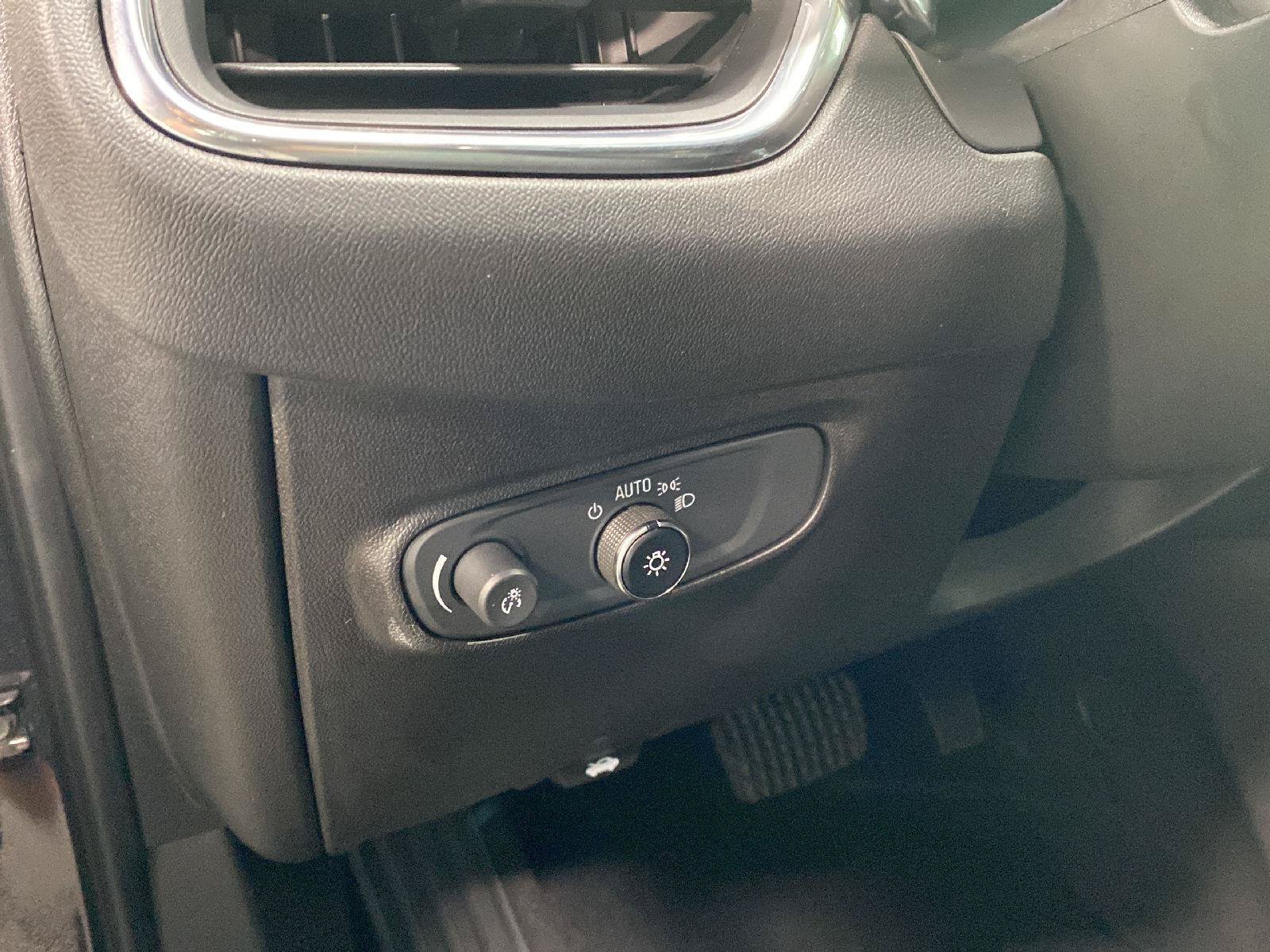 Used 2023 Chevrolet Equinox LT AWD/4WD image 32