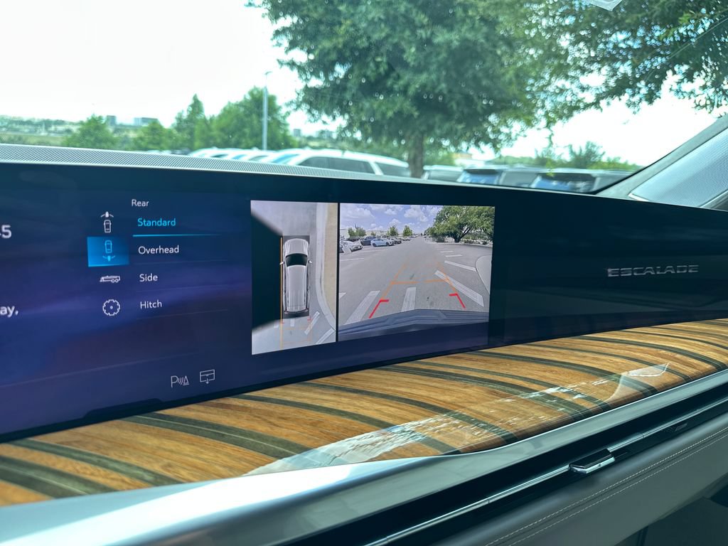 Used 2025 Cadillac Escalade Premium Luxury Platinum w/ LPO, Floor Liner Package AWD/4WD image 29