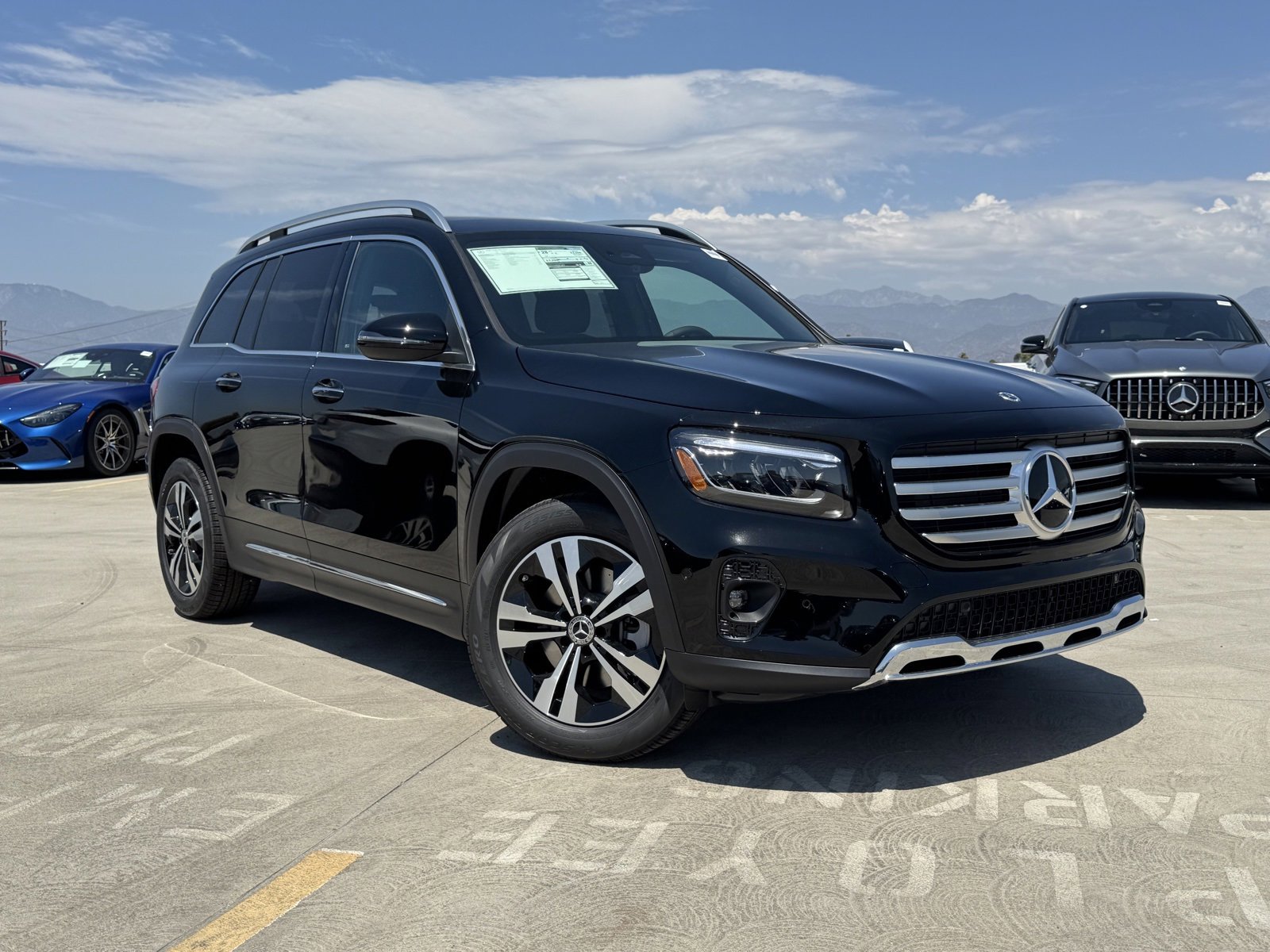 New 2026 Mercedes-Benz GLB 250 image 2