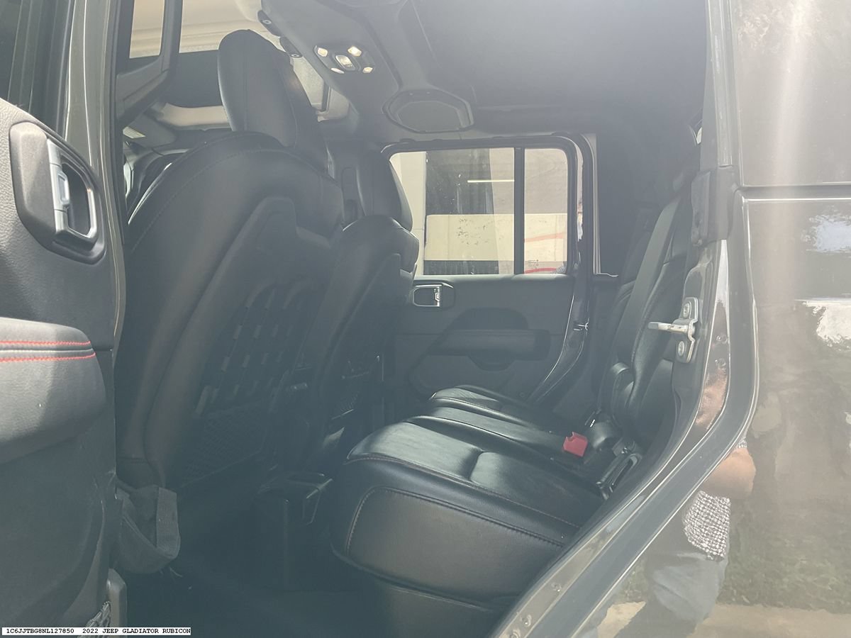 Used 2022 Jeep Gladiator Rubicon AWD/4WD image 9