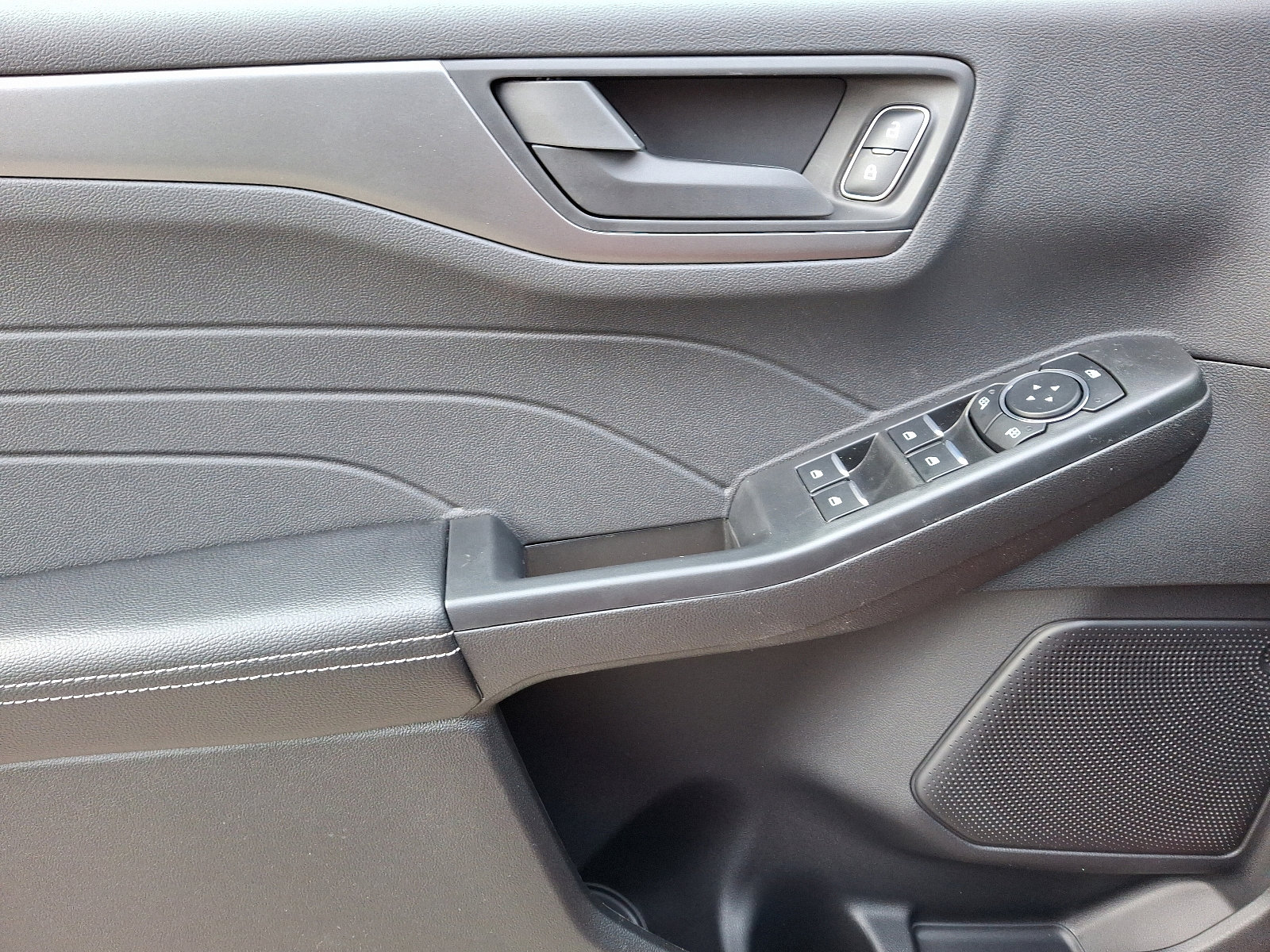 New 2025 Ford Escape Active w/ Cold Weather Package image 8