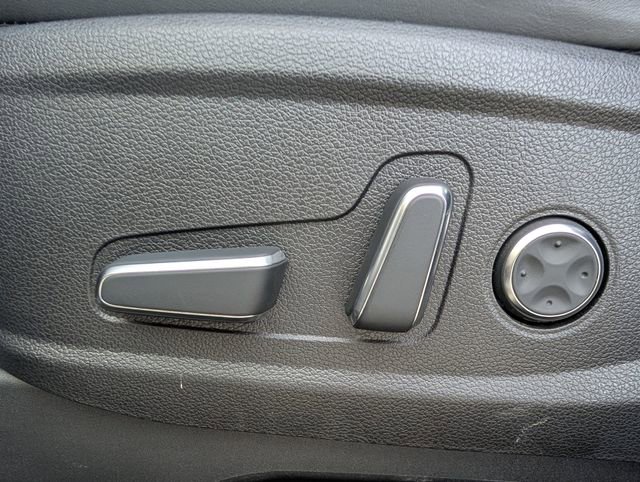 Used 2023 Hyundai Palisade SEL w/ Premium Package image 16