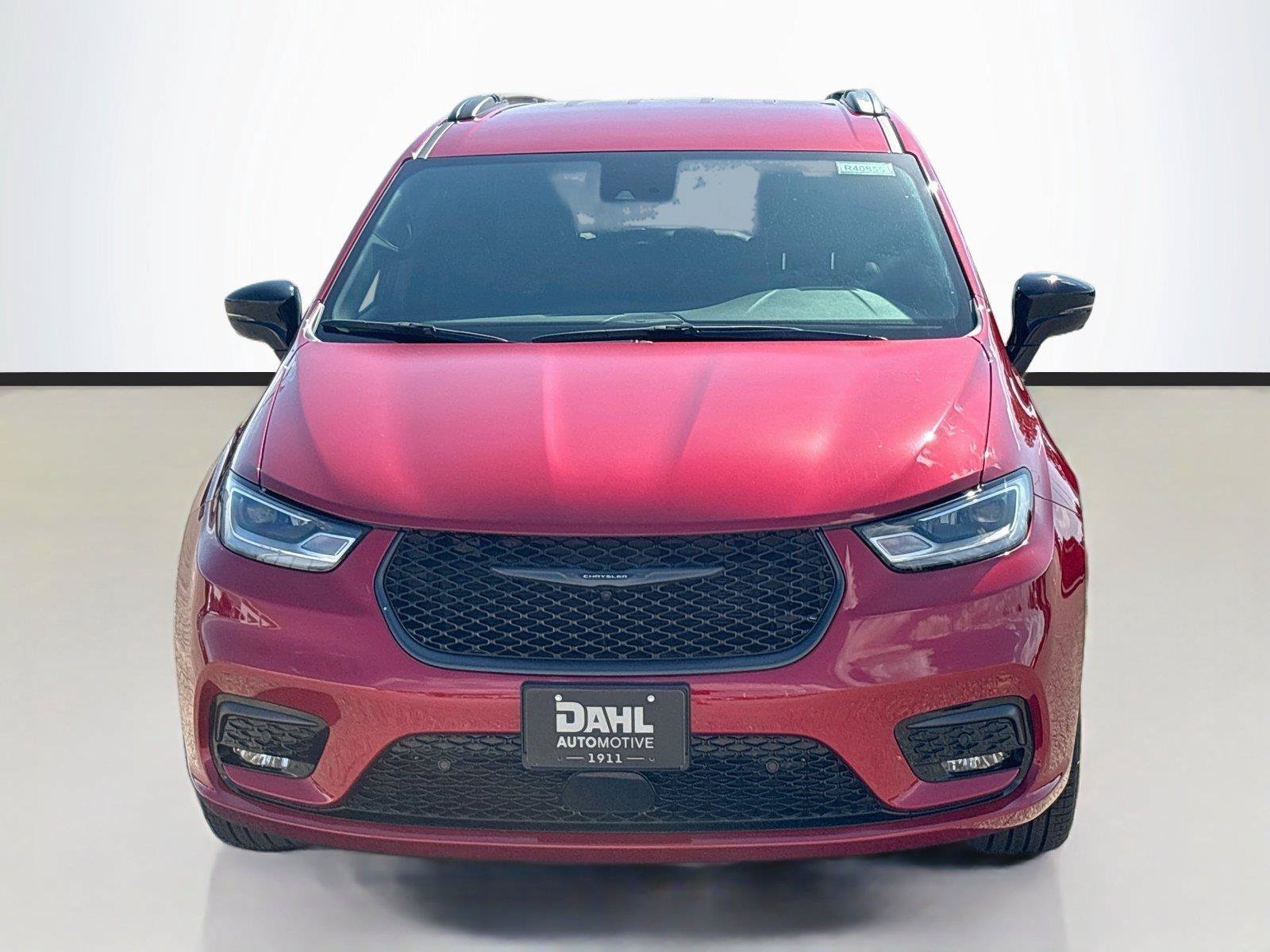 New 2026 Chrysler Pacifica Select w/ S Appearance Package AWD/4WD image 3