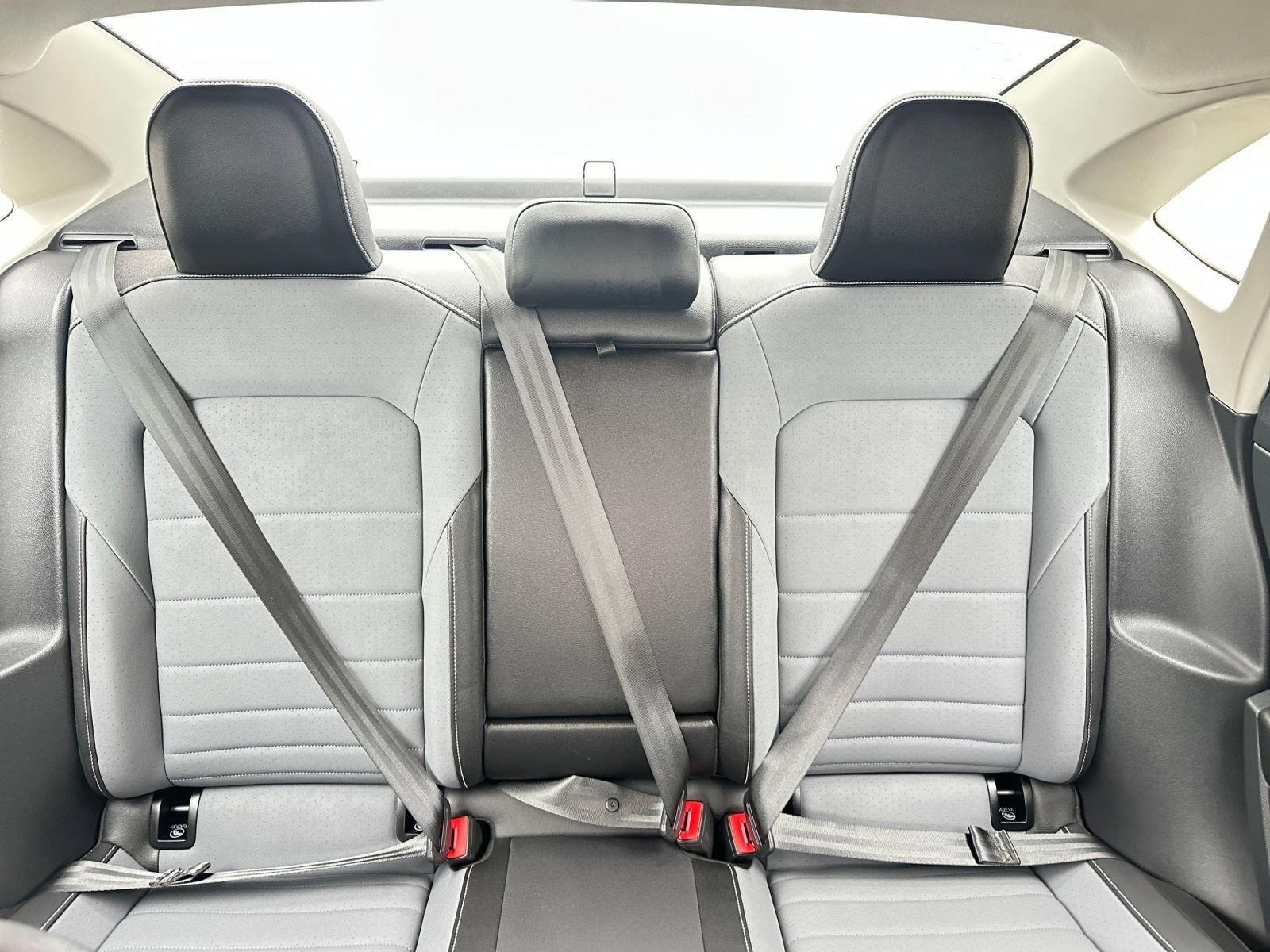 Used 2025 Volkswagen Jetta SE image 38