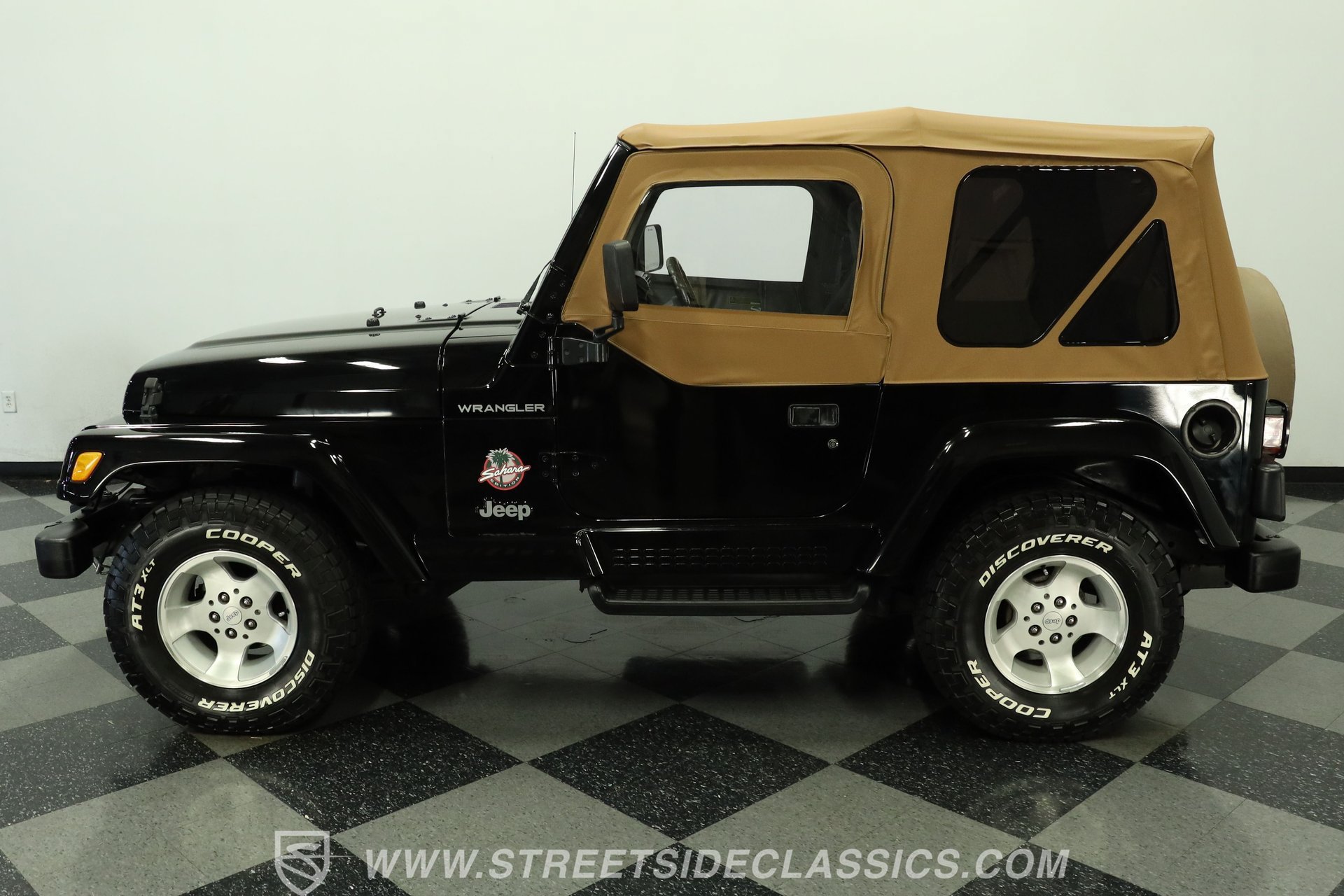 Used 2000 Jeep Wrangler Sahara AWD/4WD image 2